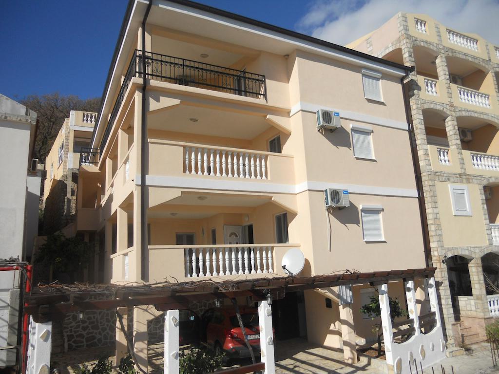 Apartments Papillon Podgorica Buitenkant foto