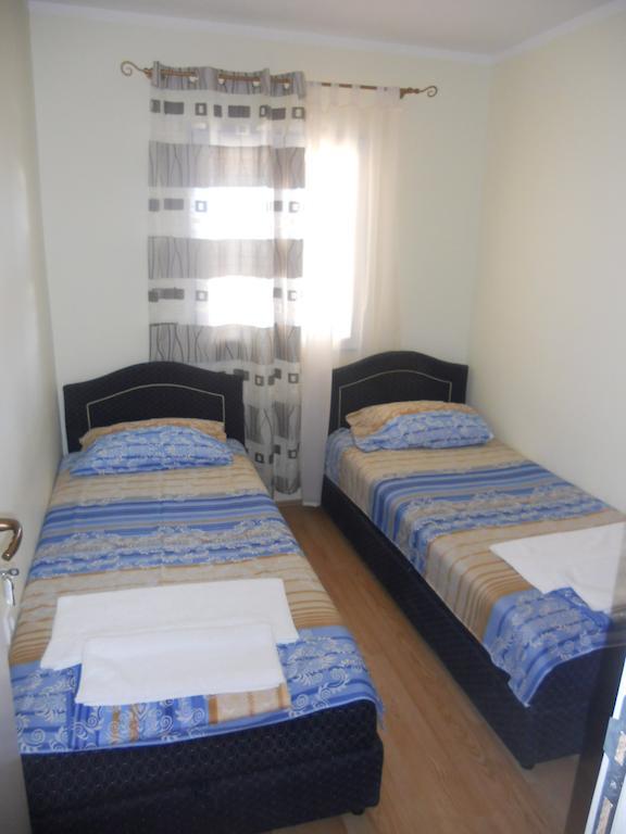 Apartments Papillon Podgorica Kamer foto